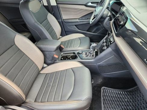 New 2024 Volkswagen Taos SEL image 10