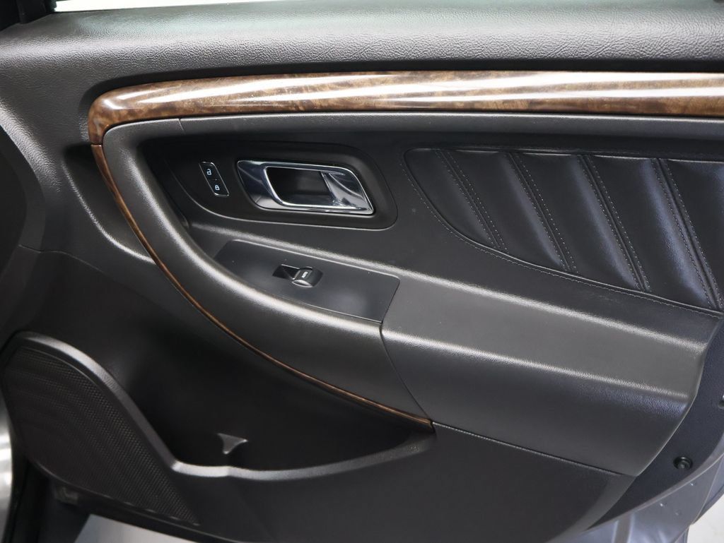 Used 2019 Ford Taurus Limited FWD image 11