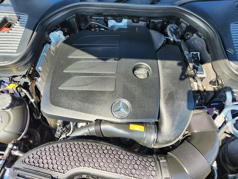 Used 2022 Mercedes-Benz GLC 300 4MATIC image 9