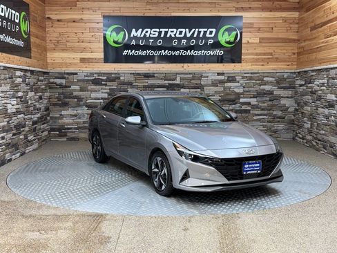 Certified 2023 Hyundai Elantra SEL w/ Convenience Package image 2