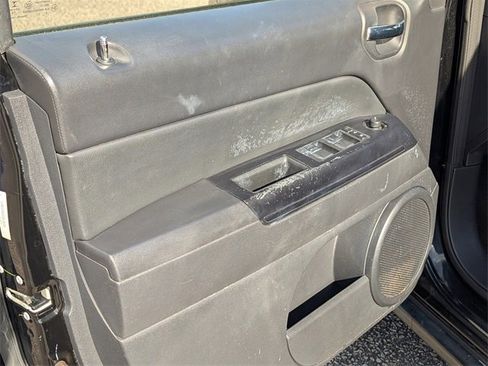 Used 2016 Jeep Compass Sport w/ Power Value Group image 18