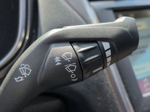 Used 2018 Ford Fusion SE w/ Fusion SE Technology Package FWD image 24