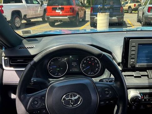 Used 2022 Toyota RAV4 SE w/ Convenience Package AWD/4WD image 12