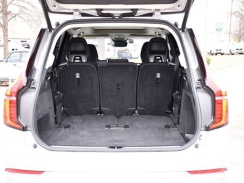 Certified 2025 Volvo XC90 B6 Plus image 24