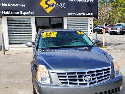 Used 2006 Cadillac DTS w/ Trunk Convenience Package image 4