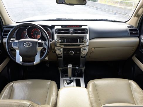 Used 2011 Toyota 4Runner SR5 w/ Premium Pkg w/Leather image 15