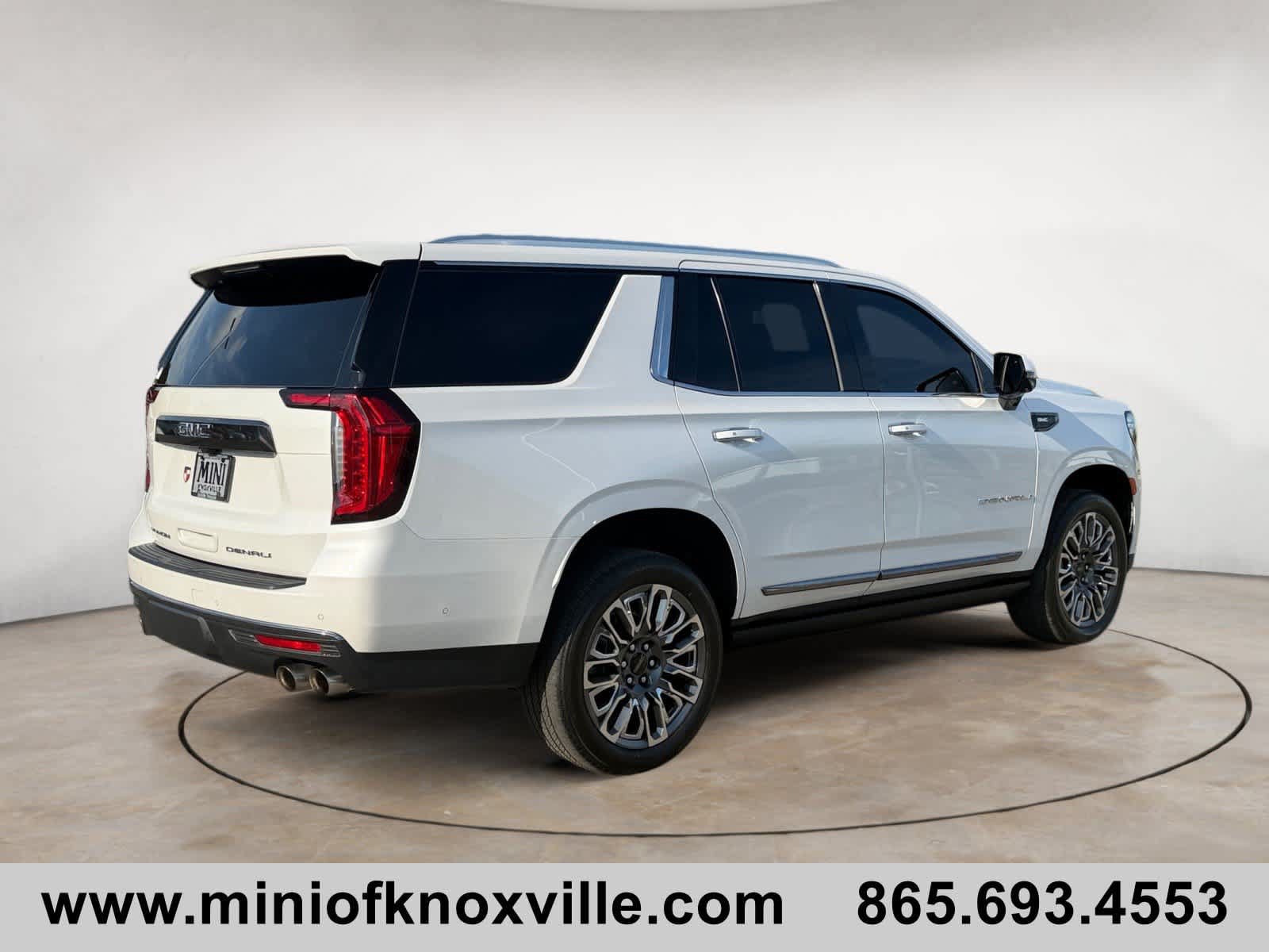 Used 2024 GMC Yukon Denali Ultimate AWD/4WD image 3