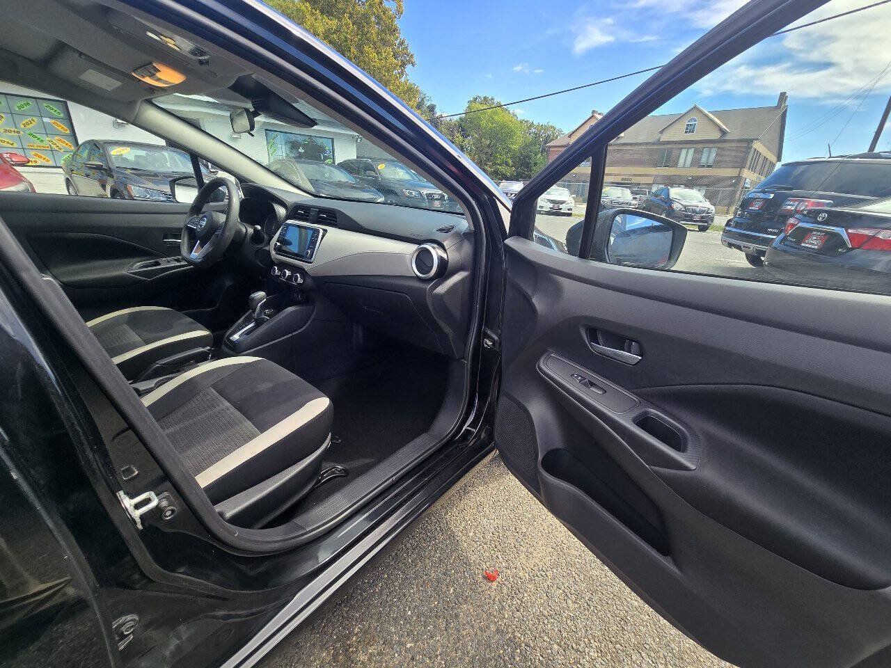 Used 2021 Nissan Versa SV FWD image 32