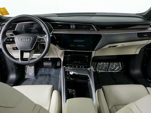 Certified 2024 Audi Q8 e-tron Prestige image 19