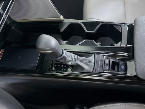 Certified 2025 Toyota Camry SE w/ Convenience Package image 19