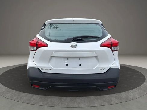 Used 2019 Nissan Kicks SV image 6
