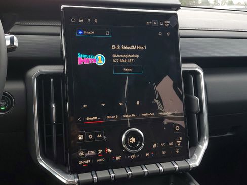 New 2025 GMC Acadia Elevation image 28