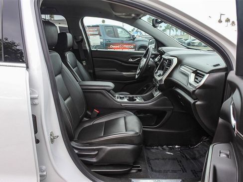 Used 2023 GMC Acadia SLT image 15