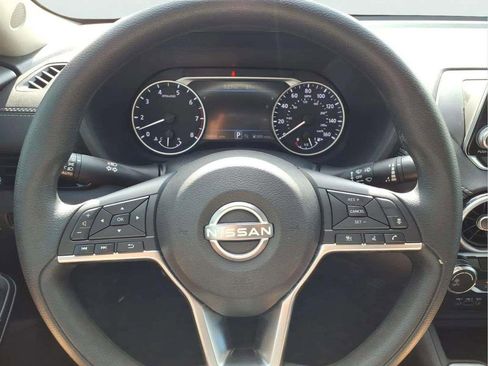 Used 2024 Nissan Sentra SV FWD image 15