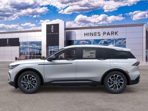 New 2026 Lincoln Nautilus Premier AWD/4WD image 3