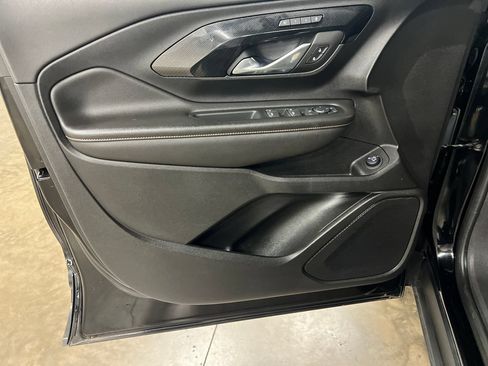 Certified 2023 GMC Terrain AT4 AWD/4WD image 15