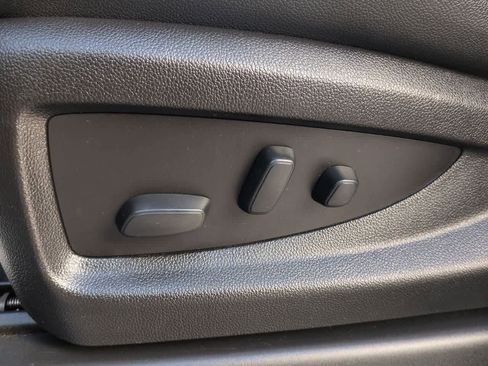 Used 2019 Chevrolet Suburban Premier image 17