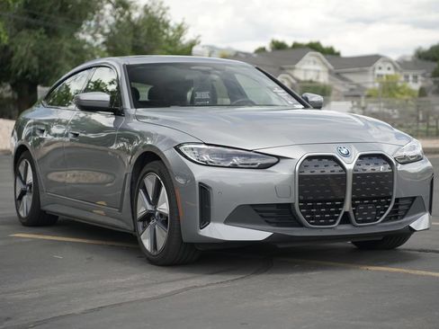 Used 2023 BMW i4 eDrive35 RWD image 7