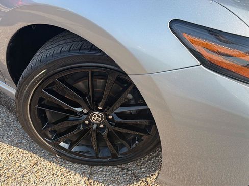 Used 2022 Toyota Camry XSE FWD image 9