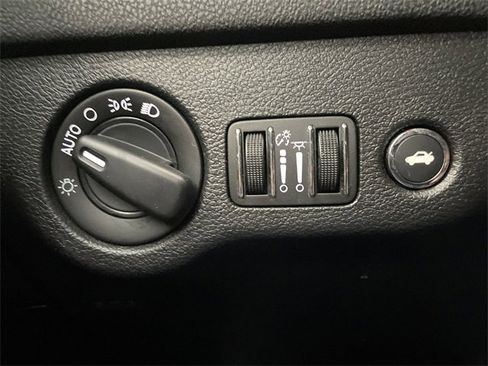 Used 2019 Dodge Charger SXT image 26