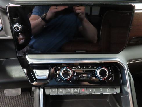 Used 2025 GMC Sierra 1500 Denali Ultimate image 13