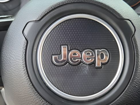 Certified 2025 Jeep Wrangler Unlimited Sport AWD/4WD image 15