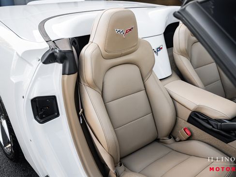 Used 2012 Chevrolet Corvette Convertible w/ 2LT Preferred Equipment Group image 29