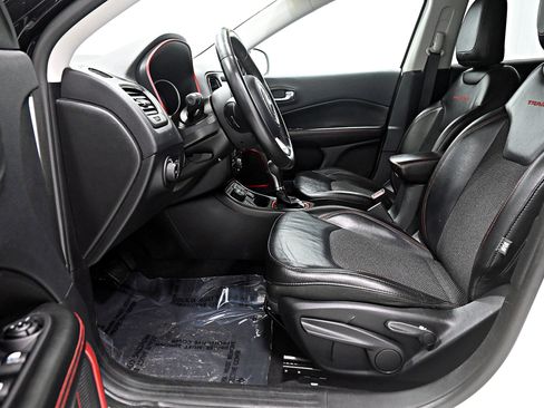 Used 2019 Jeep Compass Trailhawk AWD/4WD image 5