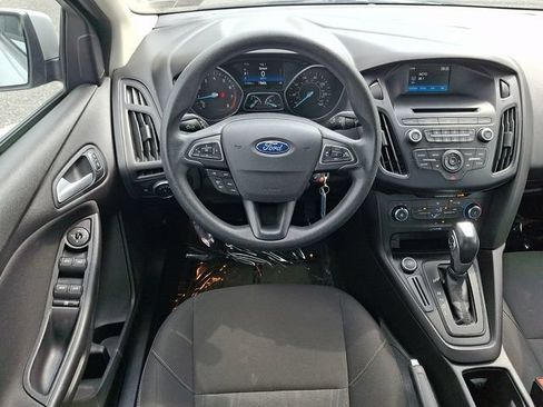 Used 2015 Ford Focus SE FWD image 11