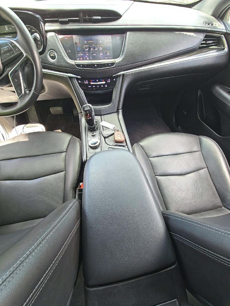 Used 2020 Cadillac XT5 Premium Luxury FWD image 5