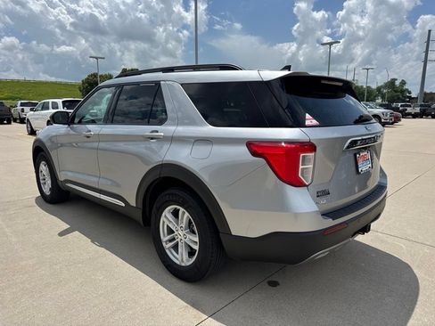 Used 2022 Ford Explorer XLT w/ Equipment Group 202A AWD/4WD image 22