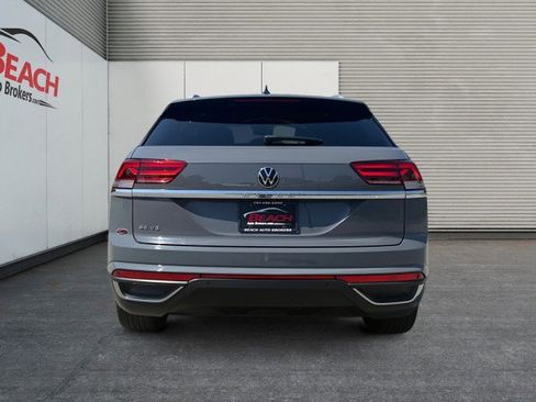 Used 2022 Volkswagen Atlas Cross Sport SE w/ Panoramic Sunroof Package FWD image 15