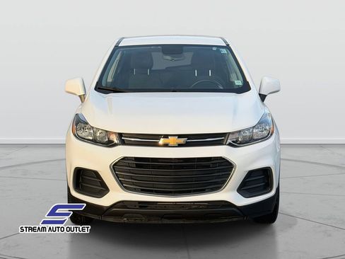 Used 2021 Chevrolet Trax LS w/ Tint and Cruise Package image 2