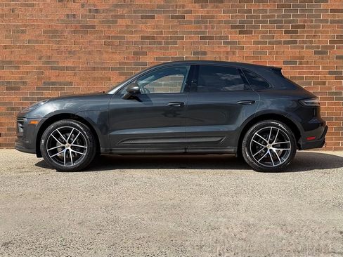 Certified 2025 Porsche Macan image 2