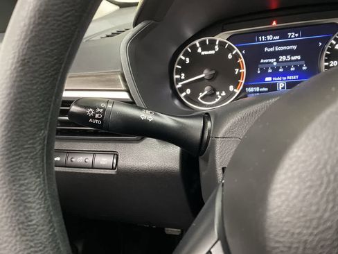 Used 2025 Nissan Altima 2.5 SV image 23