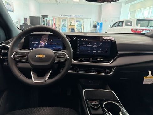 New 2026 Chevrolet Equinox LT FWD image 24