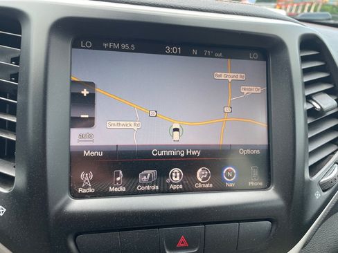 Used 2015 Jeep Cherokee Limited FWD image 15