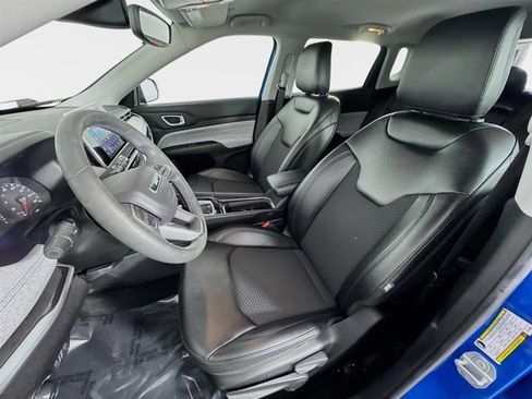 Used 2022 Jeep Compass Latitude image 12