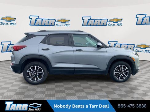 Used 2025 Chevrolet TrailBlazer LT AWD/4WD image 9
