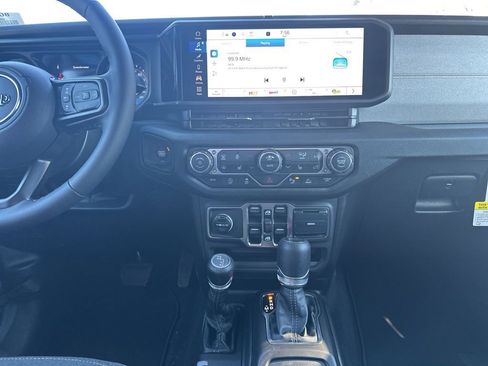 New 2026 Jeep Gladiator Sport AWD/4WD image 17