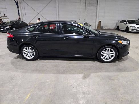 Used 2014 Ford Fusion SE FWD image 14