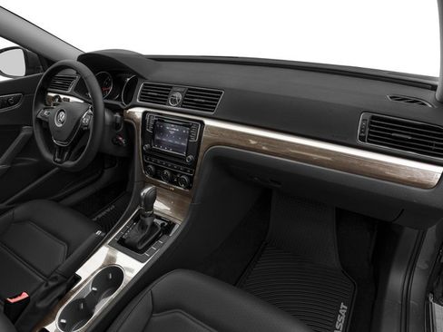 Used 2018 Volkswagen Passat 2.0T SE w/ SE Lighting Package image 19