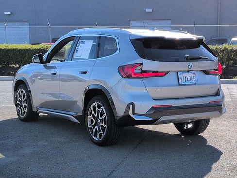Used 2025 BMW X1 xDrive28i w/ Technology Package image 8