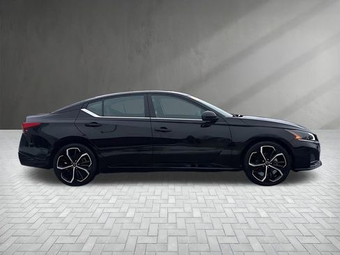 Used 2024 Nissan Altima 2.5 SR image 8
