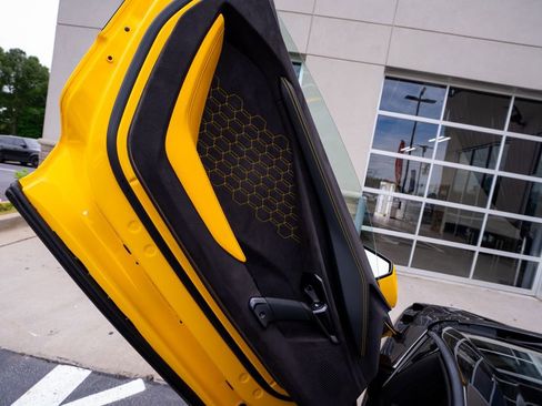 Used 2024 Lamborghini Revuelto AWD/4WD image 33