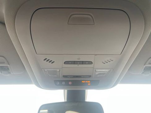Used 2018 Chevrolet Equinox LT FWD image 29
