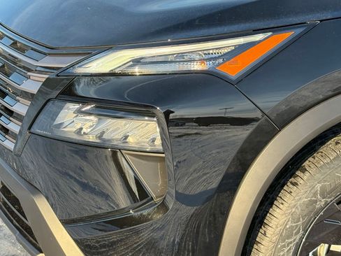 New 2026 Nissan Rogue SV AWD/4WD image 9