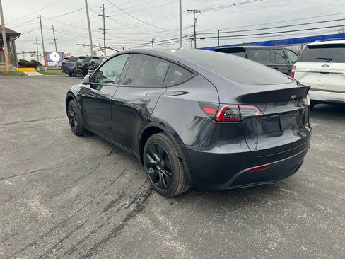 Used 2024 Tesla Model Y Long Range image 7