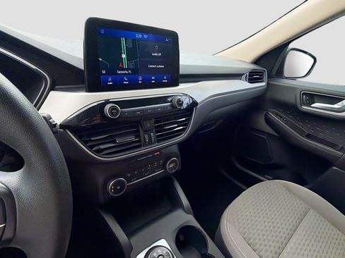 Used 2020 Ford Escape SE image 26