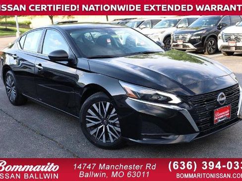 Certified 2025 Nissan Altima 2.5 SV FWD image 1